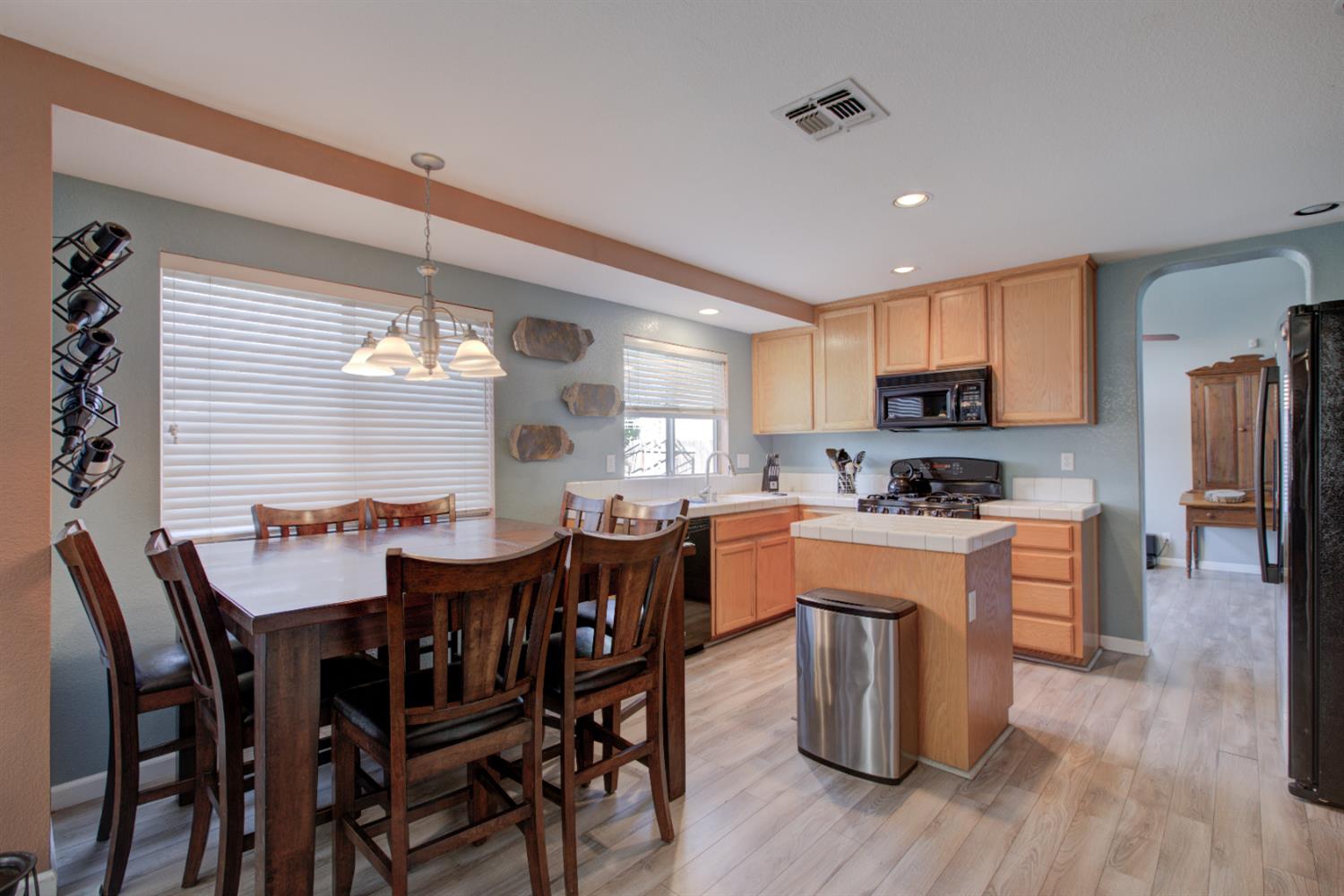 Detail Gallery Image 9 of 56 For 1166 Labrador Ct, Newman,  CA 95360 - 4 Beds | 3 Baths