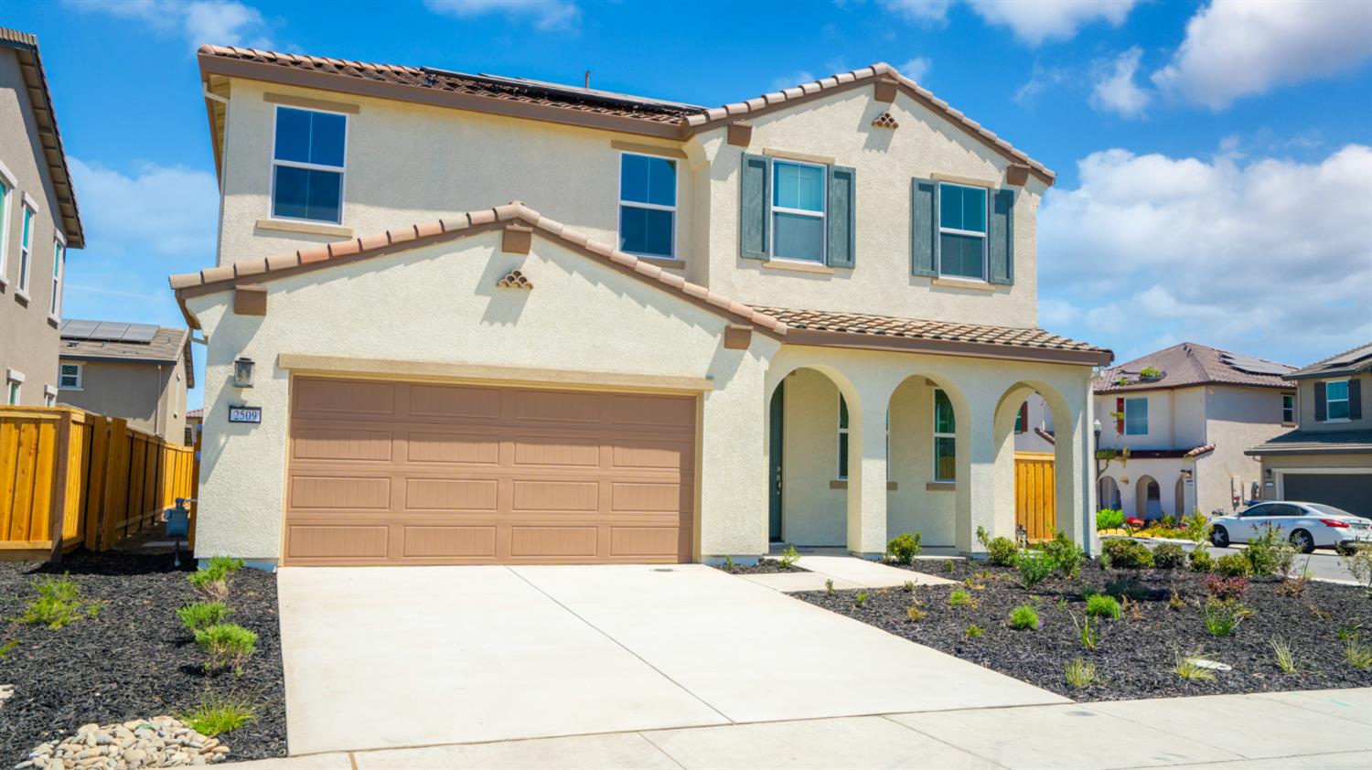 Detail Gallery Image 1 of 42 For 2509 Hamilton Dr, Lodi,  CA 95242 - 4 Beds | 3/1 Baths