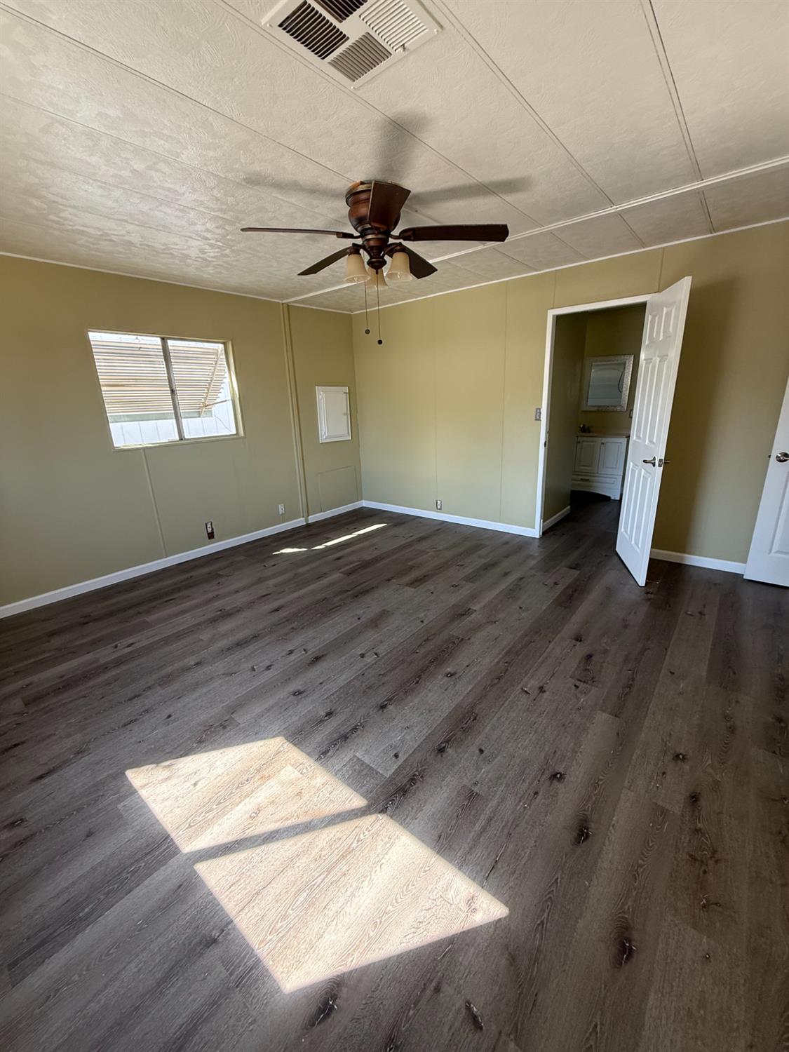 Detail Gallery Image 9 of 18 For 2151 E Pacheco Blvd 83, Los Banos,  CA 93635 - 3 Beds | 2 Baths