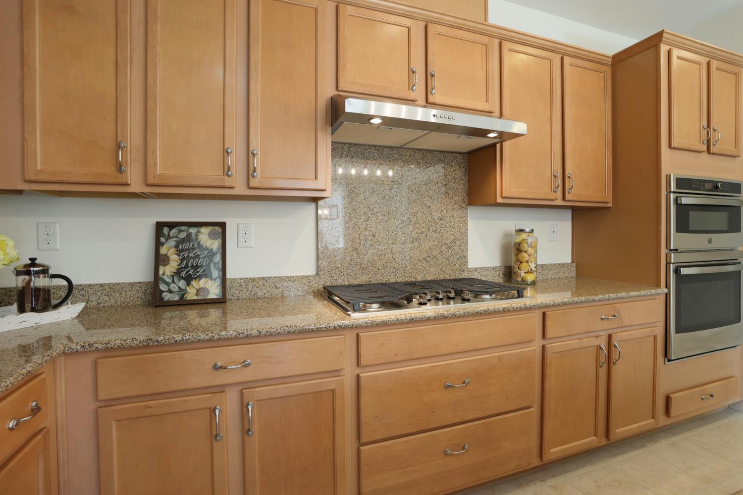 Detail Gallery Image 11 of 40 For 1266 Shady Pines, Manteca,  CA 95336 - 3 Beds | 2 Baths