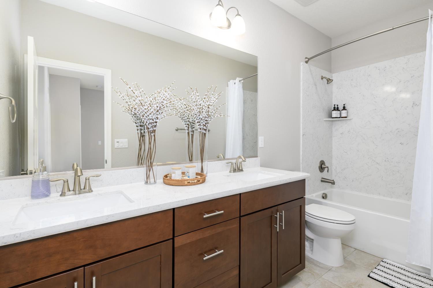 Detail Gallery Image 16 of 26 For 1522 Harry Lorenzo Ave, Woodland,  CA 95776 - 3 Beds | 2/1 Baths