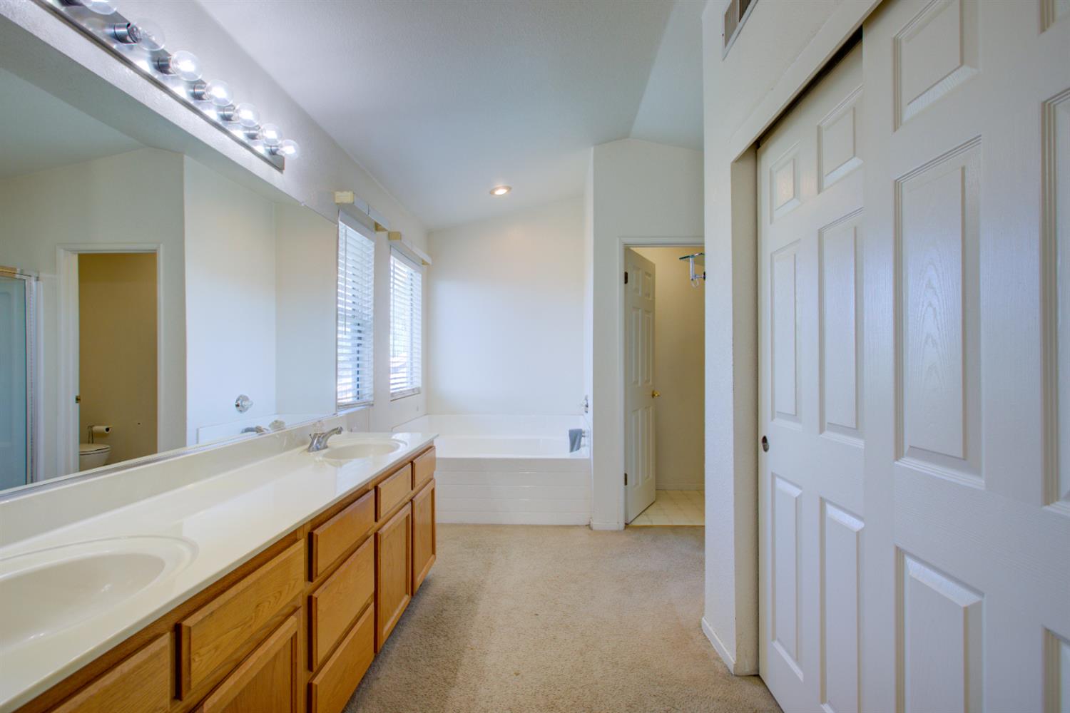 Detail Gallery Image 33 of 56 For 1166 Labrador Ct, Newman,  CA 95360 - 4 Beds | 3 Baths