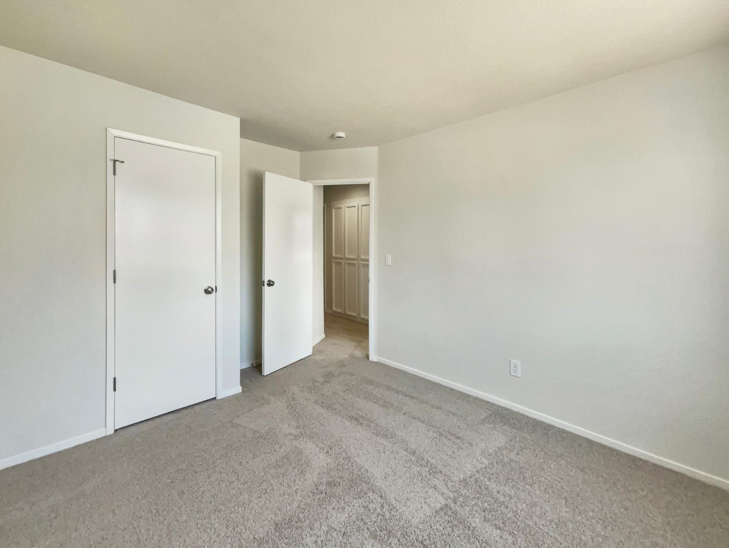 Detail Gallery Image 5 of 38 For 2291 Hamstead Ln, Yuba City,  CA 95991 - 4 Beds | 2/1 Baths
