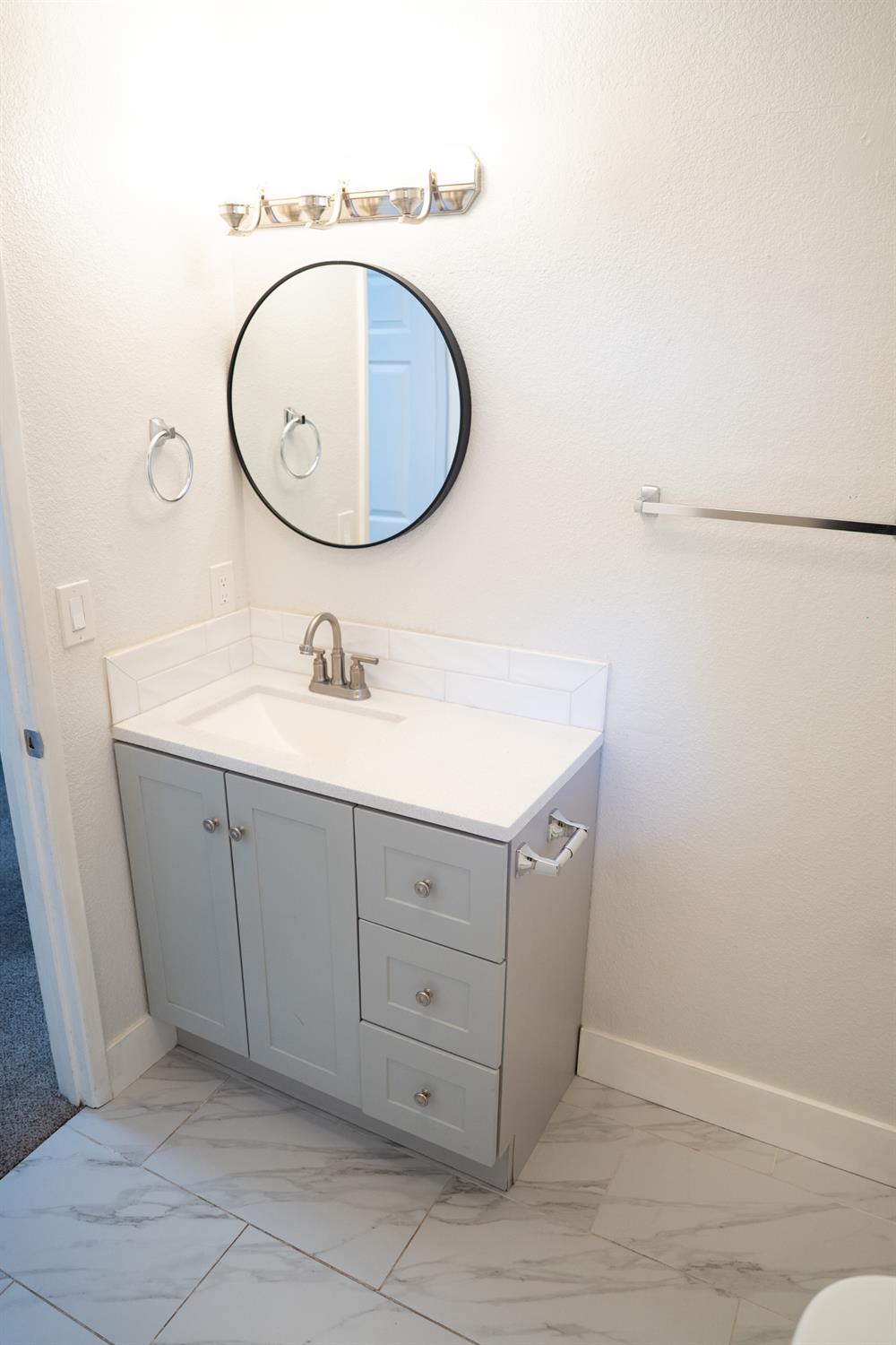 Detail Gallery Image 39 of 45 For 33 Deer St #7,  Salinas,  CA 93906 - 3 Beds | 2/1 Baths