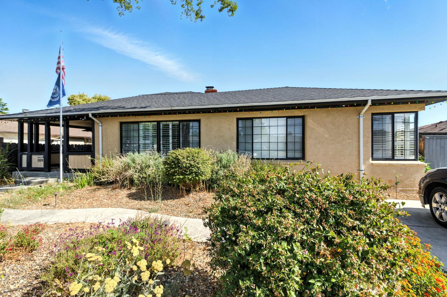 Detail Gallery Image 5 of 35 For 109 Gibson Rd, Woodland,  CA 95695 - 3 Beds | 2 Baths