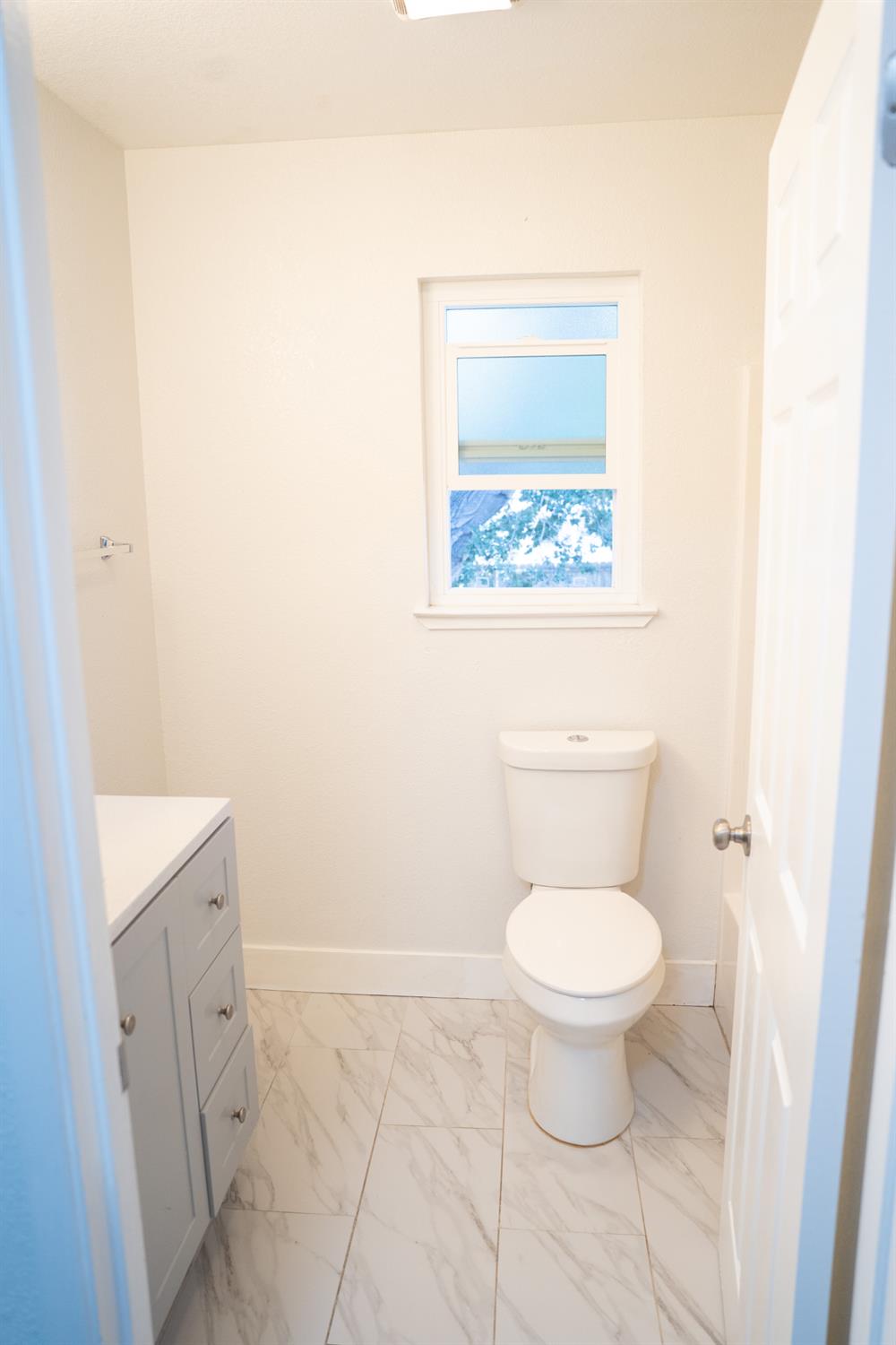 Detail Gallery Image 38 of 45 For 33 Deer St #7,  Salinas,  CA 93906 - 3 Beds | 2/1 Baths