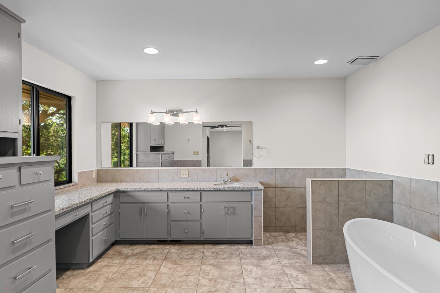 Detail Gallery Image 35 of 74 For 625 N Hopper Rd, Modesto,  CA 95357 - 4 Beds | 4 Baths