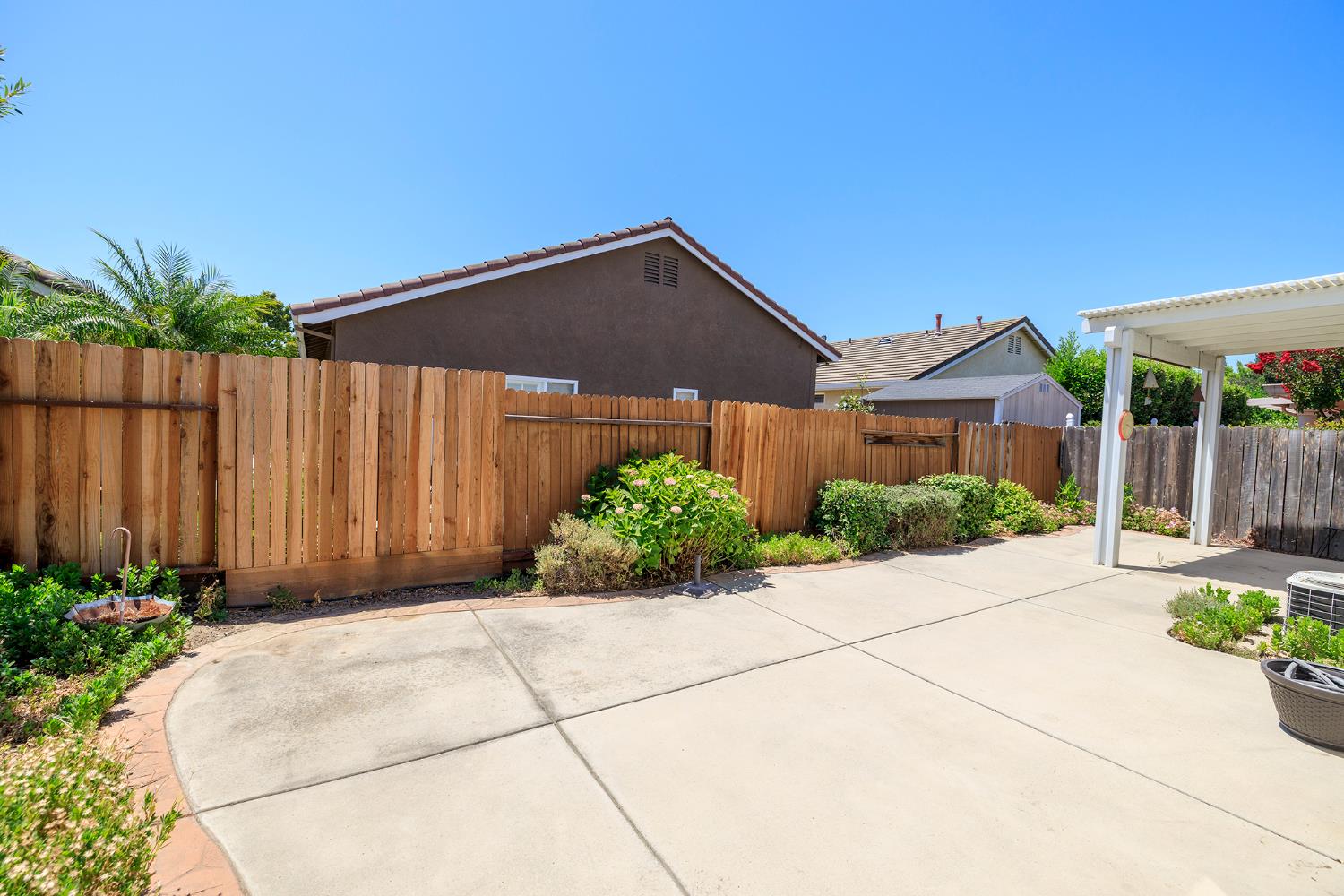 Detail Gallery Image 25 of 33 For 2040 Spring Valley Dr, Turlock,  CA 95382 - 2 Beds | 2 Baths