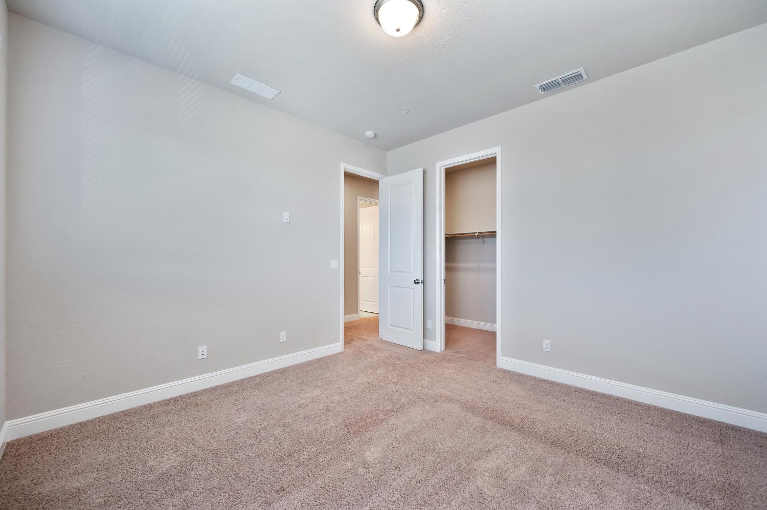 Detail Gallery Image 45 of 70 For 3021 Violet St #172,  Lodi,  CA 95242 - 5 Beds | 3 Baths