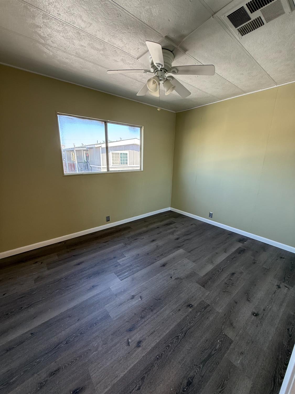 Detail Gallery Image 13 of 18 For 2151 E Pacheco Blvd 83, Los Banos,  CA 93635 - 3 Beds | 2 Baths