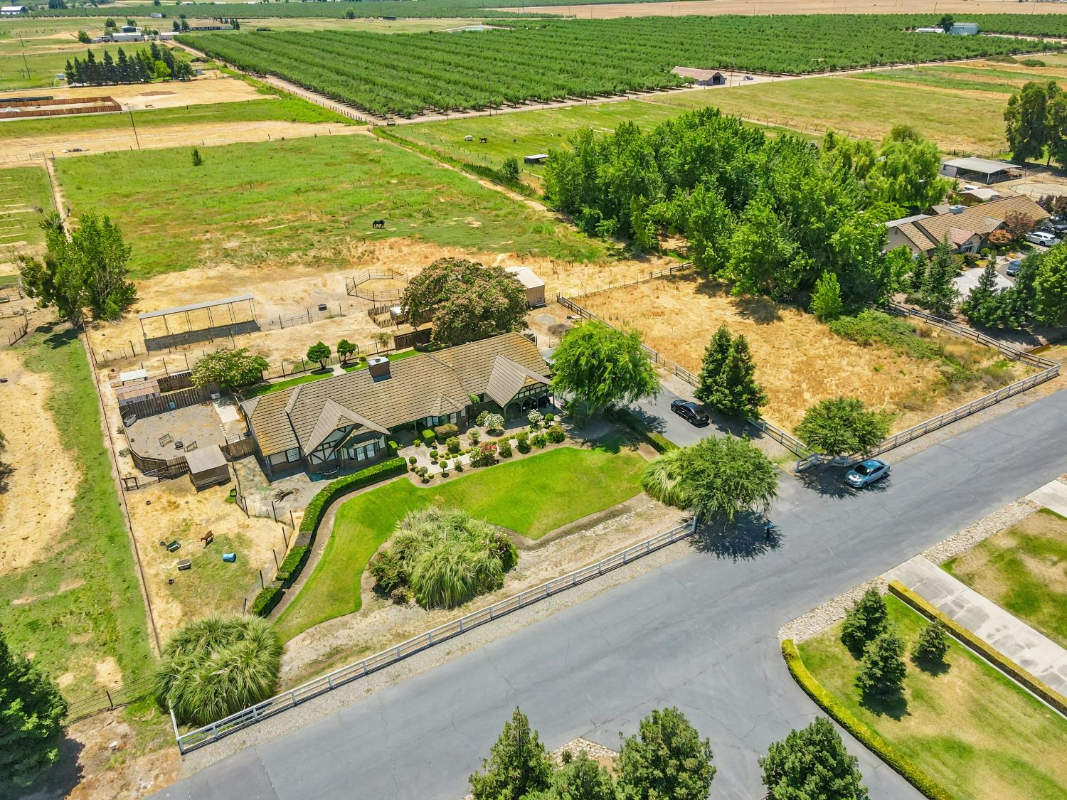 Detail Gallery Image 4 of 12 For 11413 26 Mile Rd, Oakdale,  CA 95361 - 3 Beds | 2/1 Baths