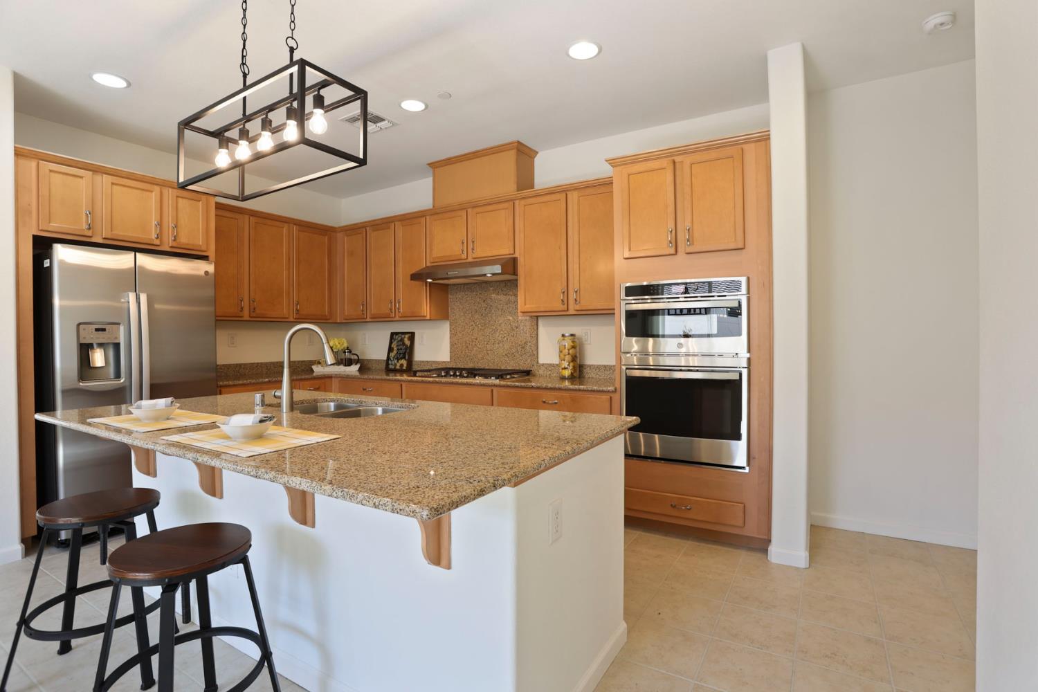Detail Gallery Image 9 of 40 For 1266 Shady Pines, Manteca,  CA 95336 - 3 Beds | 2 Baths