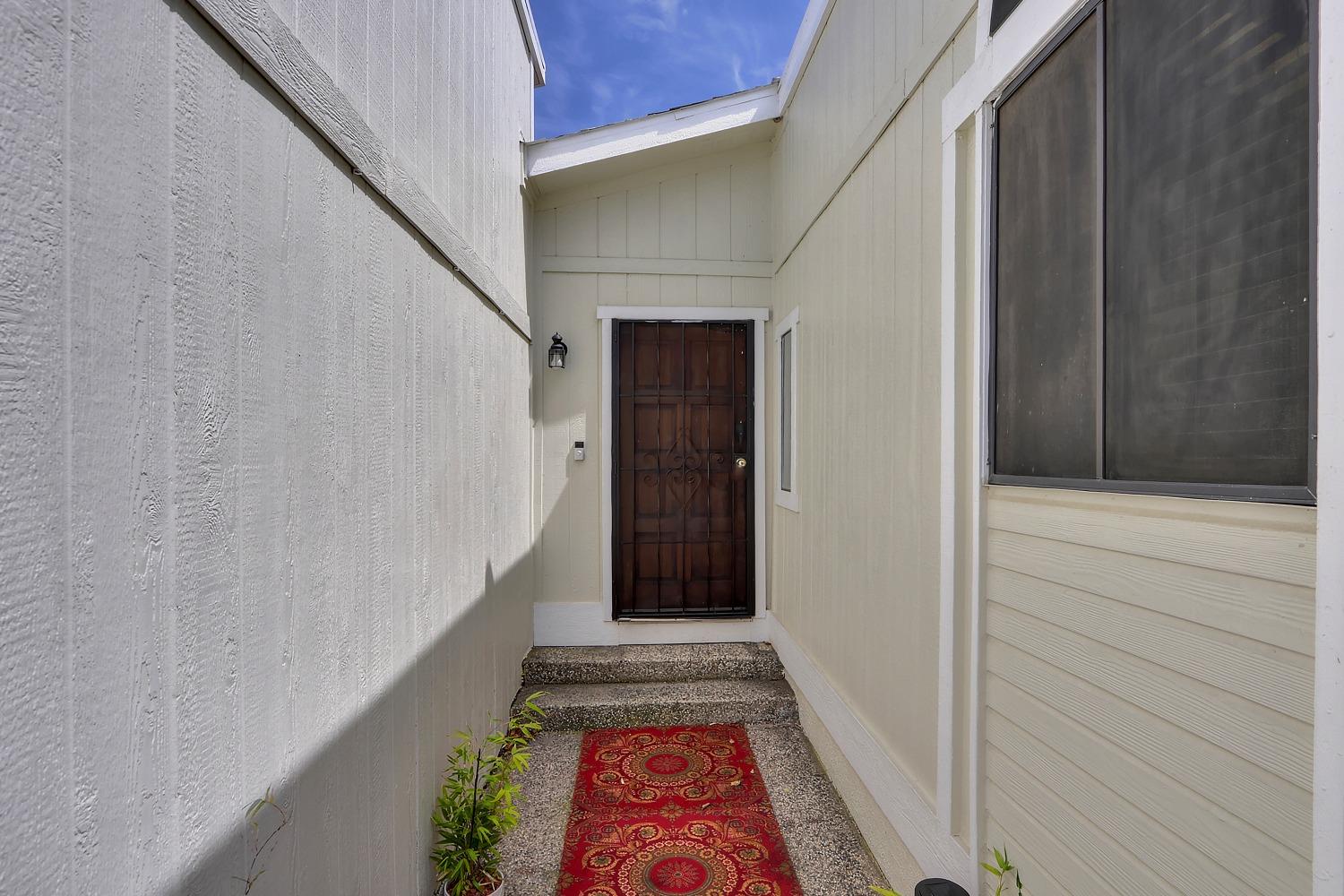 Detail Gallery Image 4 of 35 For 7855 Cottonwood Ln 74, Sacramento,  CA 95823 - 3 Beds | 2 Baths