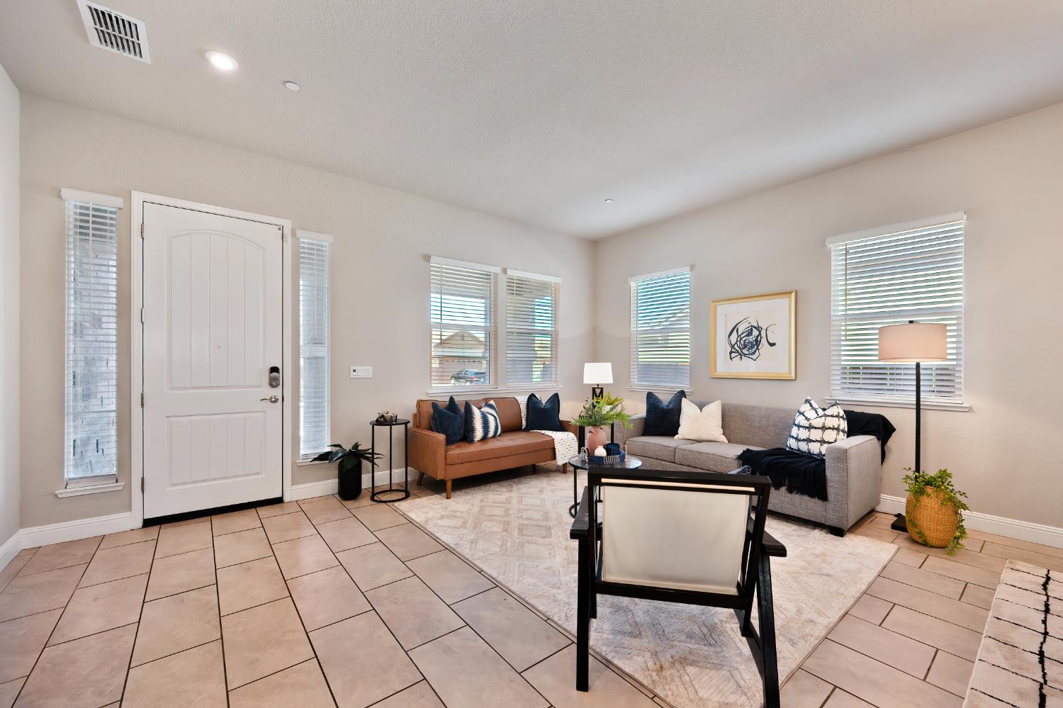 Detail Gallery Image 9 of 70 For 3021 Violet St #172,  Lodi,  CA 95242 - 5 Beds | 3 Baths