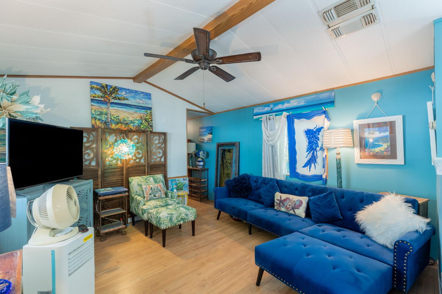 Detail Gallery Image 2 of 12 For 1605 Grass Valley Hwy 54, Auburn,  CA 95603 - 2 Beds | 1 Baths
