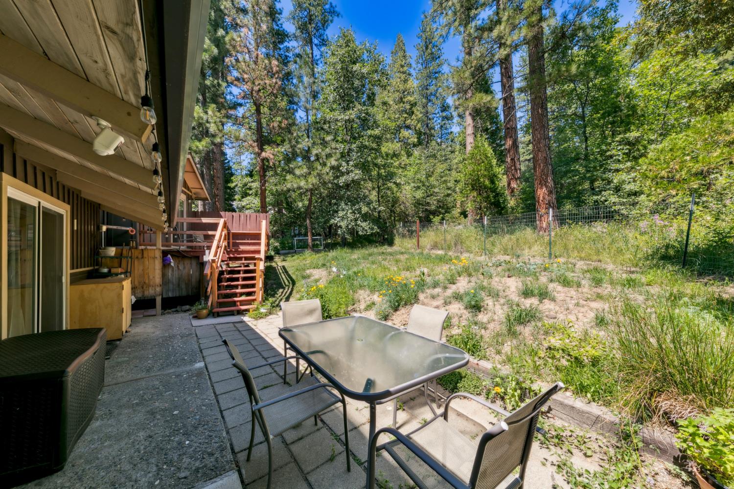 Detail Gallery Image 8 of 27 For 11663 Kyburz Dr, Kyburz,  CA 95720 - 3 Beds | 2 Baths