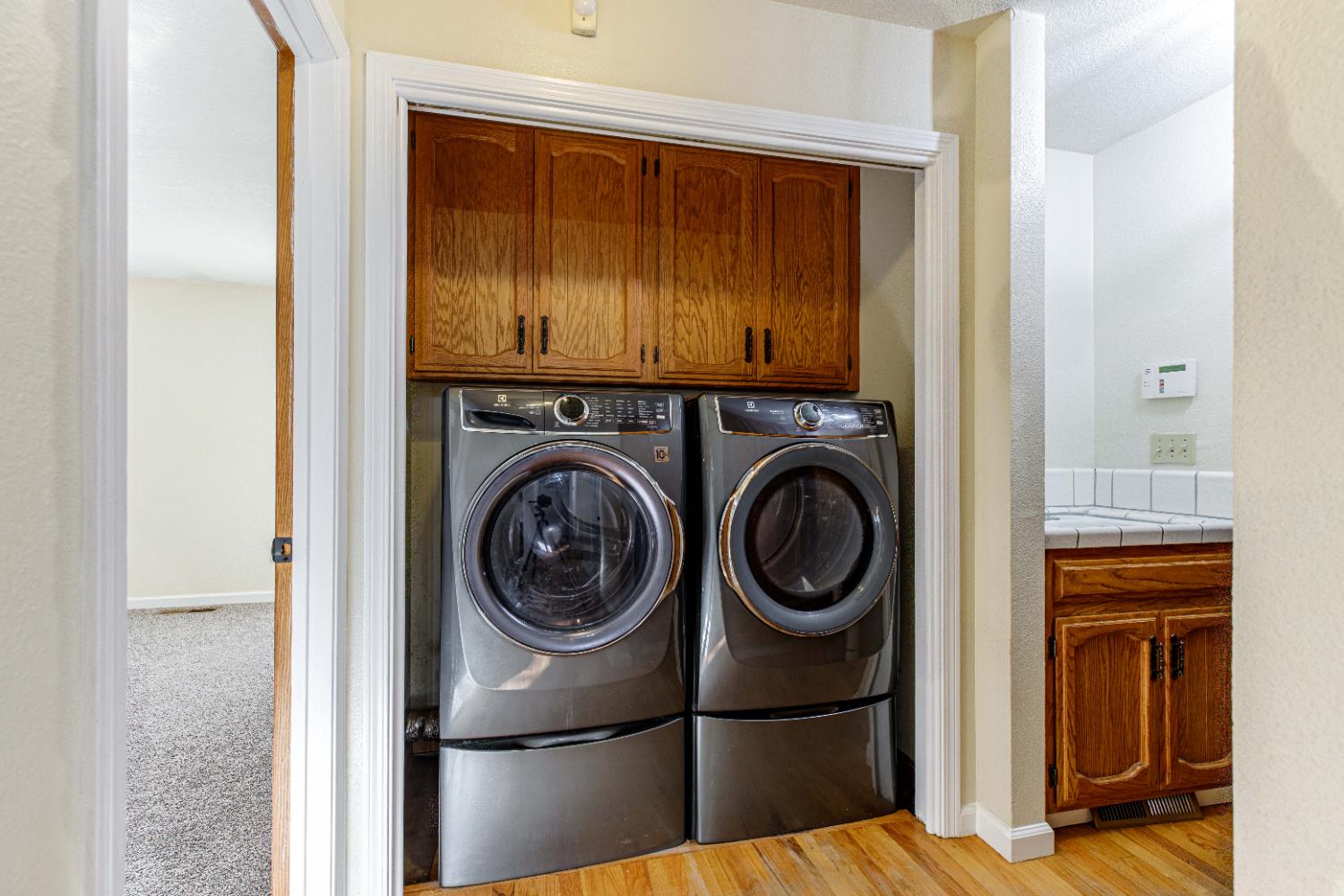 Detail Gallery Image 10 of 28 For 2408 Van Valin Pl, Modesto,  CA 95356 - 5 Beds | 2/1 Baths