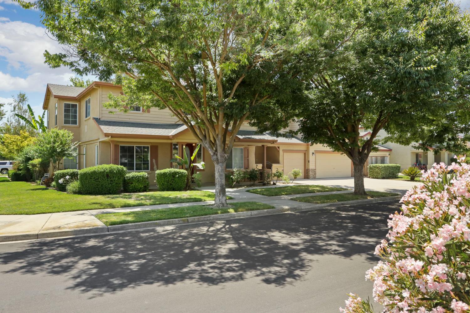 Detail Gallery Image 6 of 78 For 624 Summerton Ln, Turlock,  CA 95382 - 5 Beds | 4 Baths