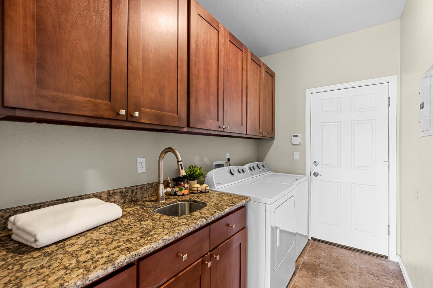 Detail Gallery Image 34 of 70 For 4231 Pinehurst Cir, Stockton,  CA 95219 - 4 Beds | 3 Baths