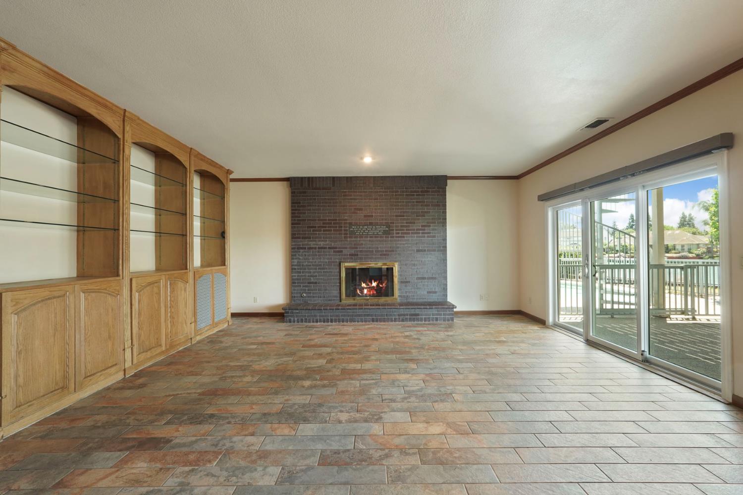 Detail Gallery Image 20 of 46 For 3551 Bluelake Cir, Stockton,  CA 95219 - 5 Beds | 4 Baths