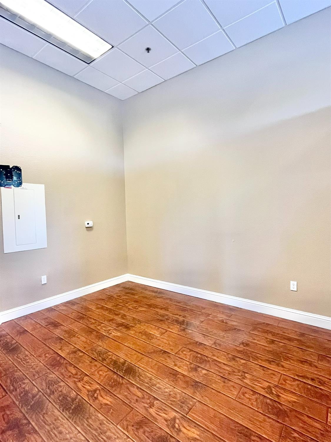 Detail Gallery Image 10 of 21 For 4794 Duckhorn Dr, Sacramento,  CA 95834 - – Beds | – Baths