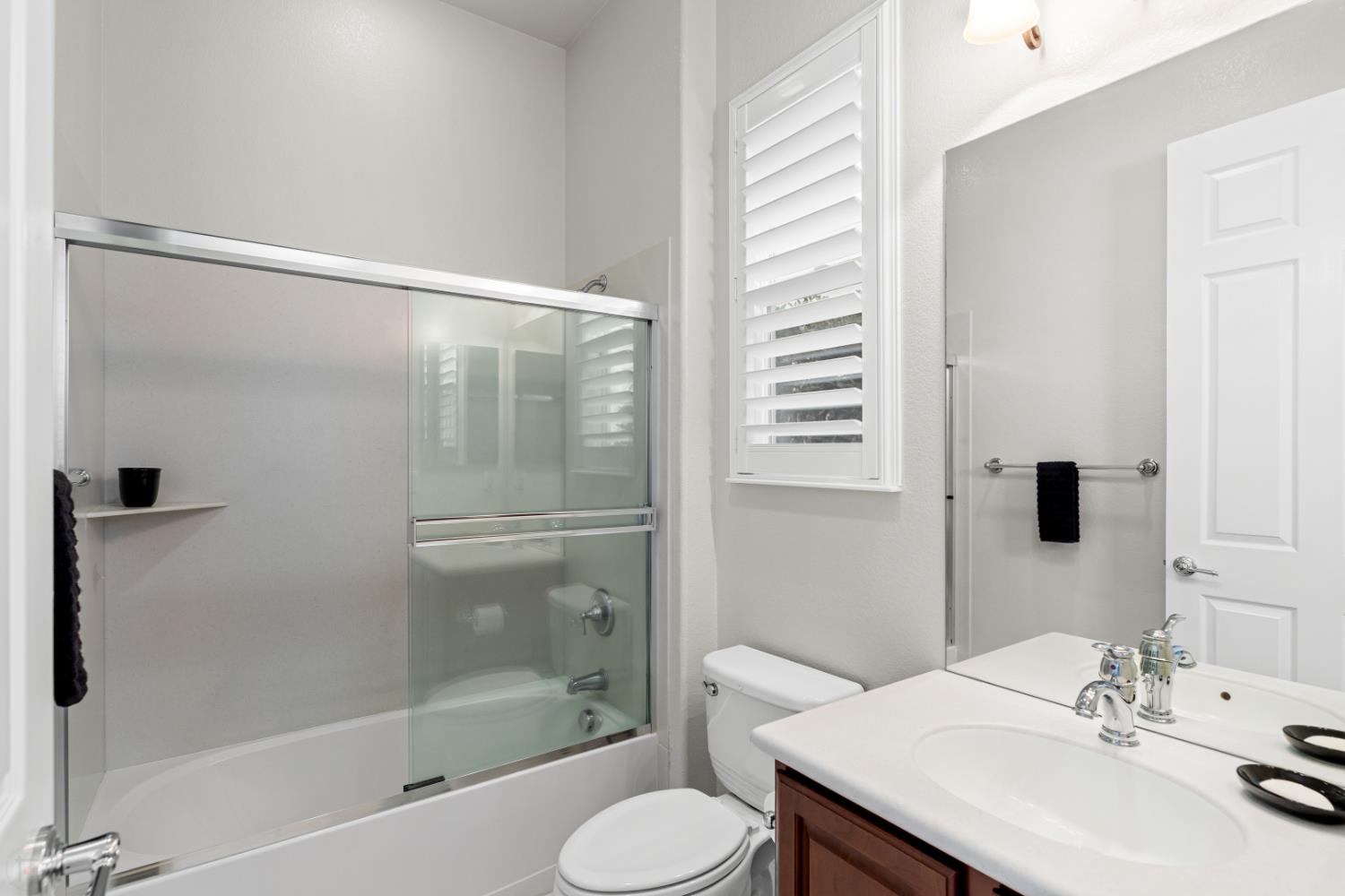 Detail Gallery Image 32 of 97 For 1377 Cobblecreek St, Manteca,  CA 95336 - 2 Beds | 2/1 Baths