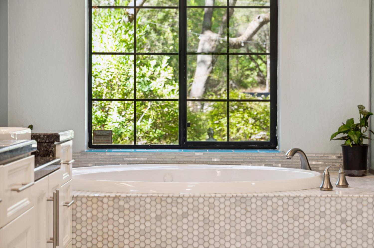 Detail Gallery Image 10 of 70 For 788 Pennsylvania Gulch Rd, Murphys,  CA 95247 - 4 Beds | 3 Baths