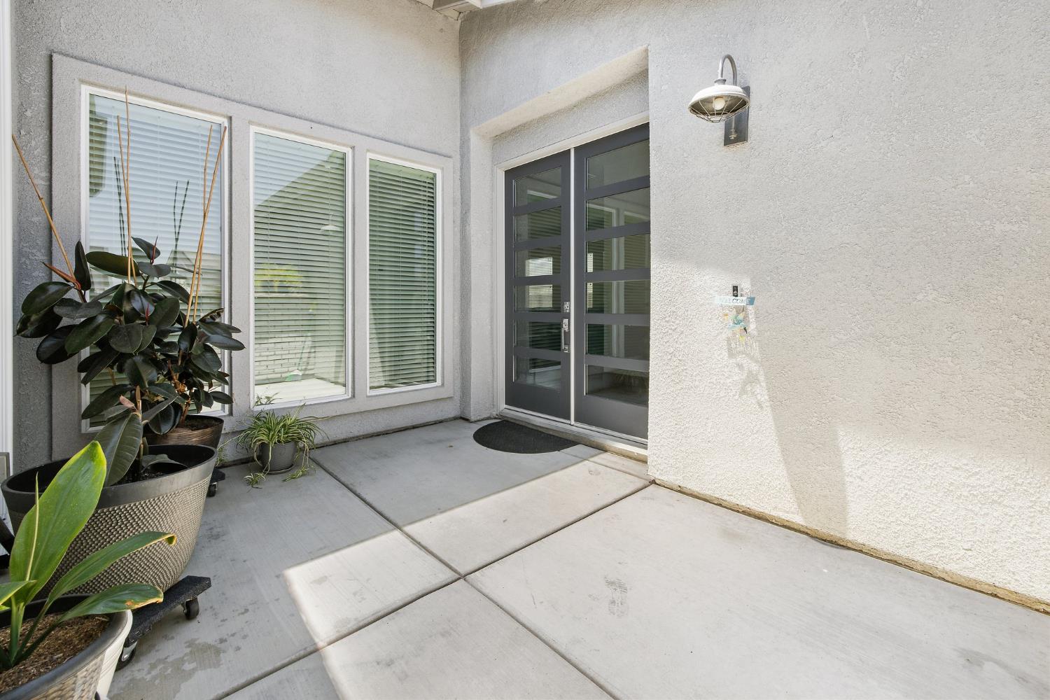 Detail Gallery Image 8 of 59 For 1938 N Frontier St, Hanford,  CA 93230 - 4 Beds | 3 Baths