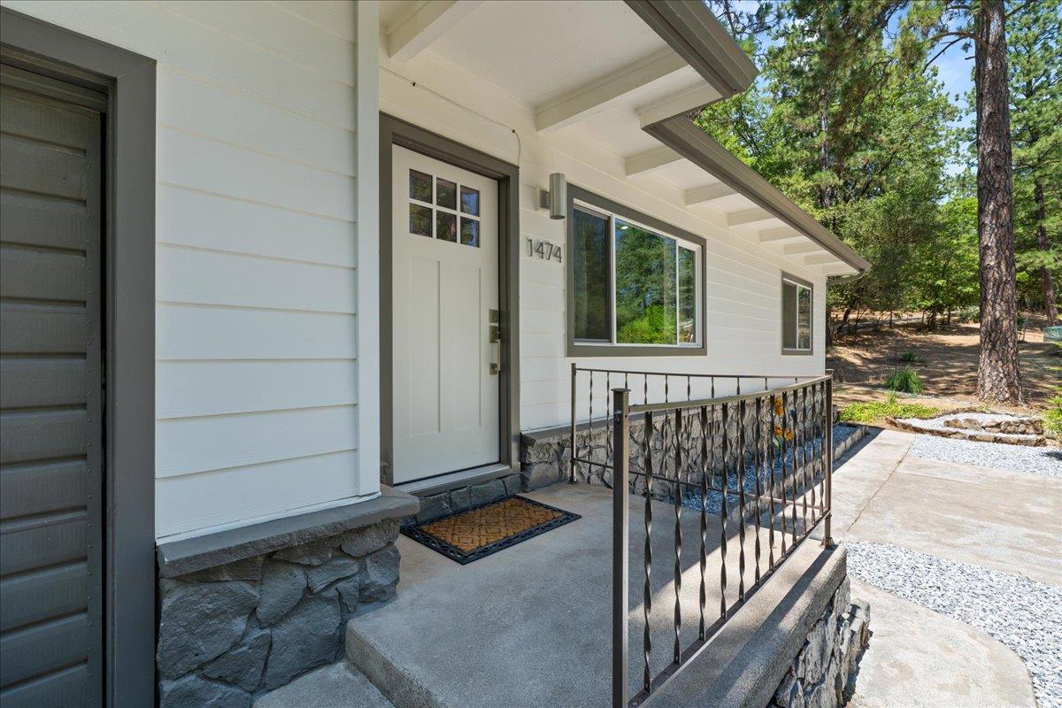 Detail Gallery Image 4 of 35 For 1474 Pleasant Valley Rd, Placerville,  CA 95667 - 2 Beds | 2 Baths
