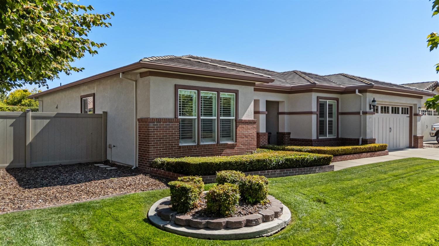 Detail Gallery Image 4 of 97 For 1377 Cobblecreek St, Manteca,  CA 95336 - 2 Beds | 2/1 Baths