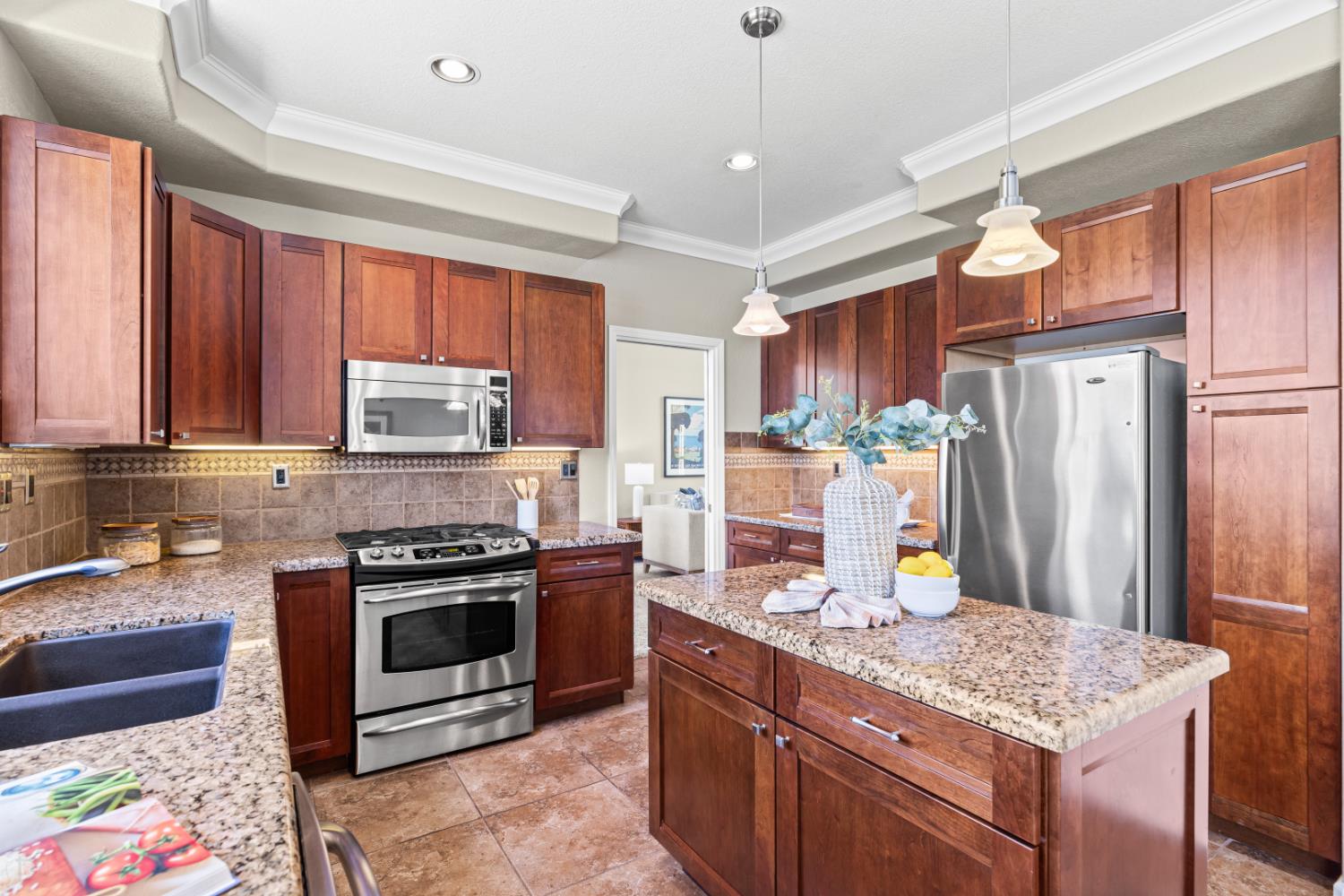 Detail Gallery Image 22 of 70 For 4231 Pinehurst Cir, Stockton,  CA 95219 - 4 Beds | 3 Baths