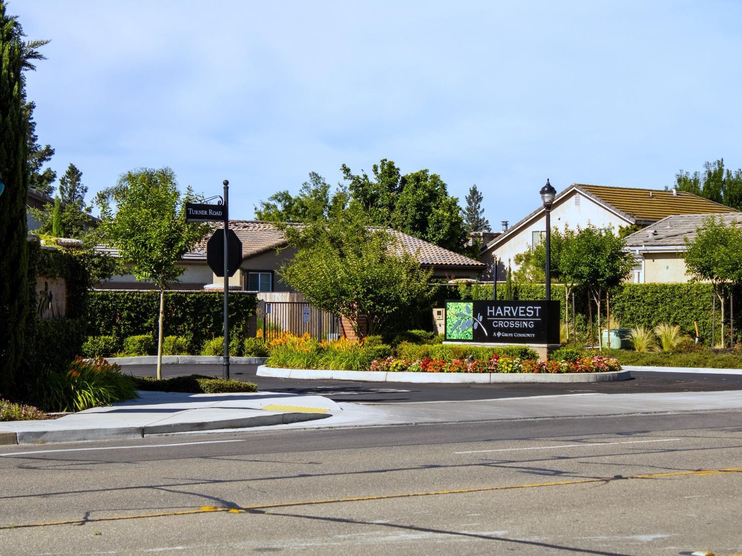 Detail Gallery Image 1 of 26 For 991 Harvest Crossing, Lodi,  CA 95242 - 2 Beds | 2/1 Baths