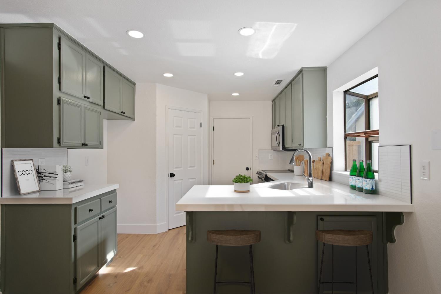 Detail Gallery Image 9 of 27 For 2516 Black Walnut Dr, Modesto,  CA 95355 - 4 Beds | 2 Baths