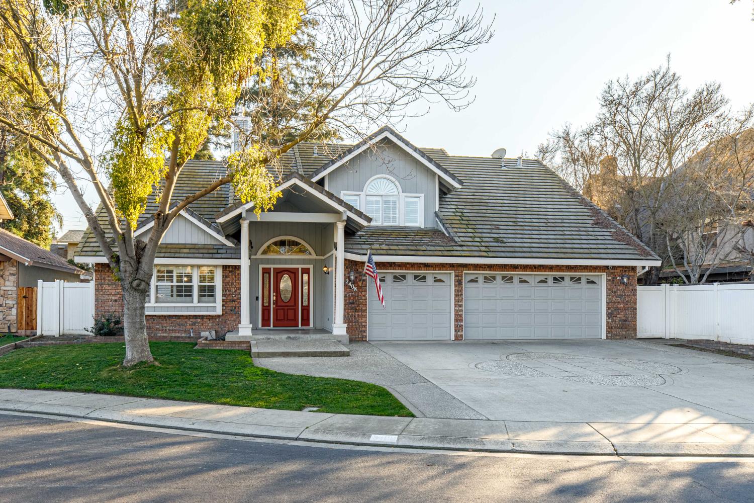 Detail Gallery Image 3 of 28 For 2408 Van Valin Pl, Modesto,  CA 95356 - 5 Beds | 2/1 Baths