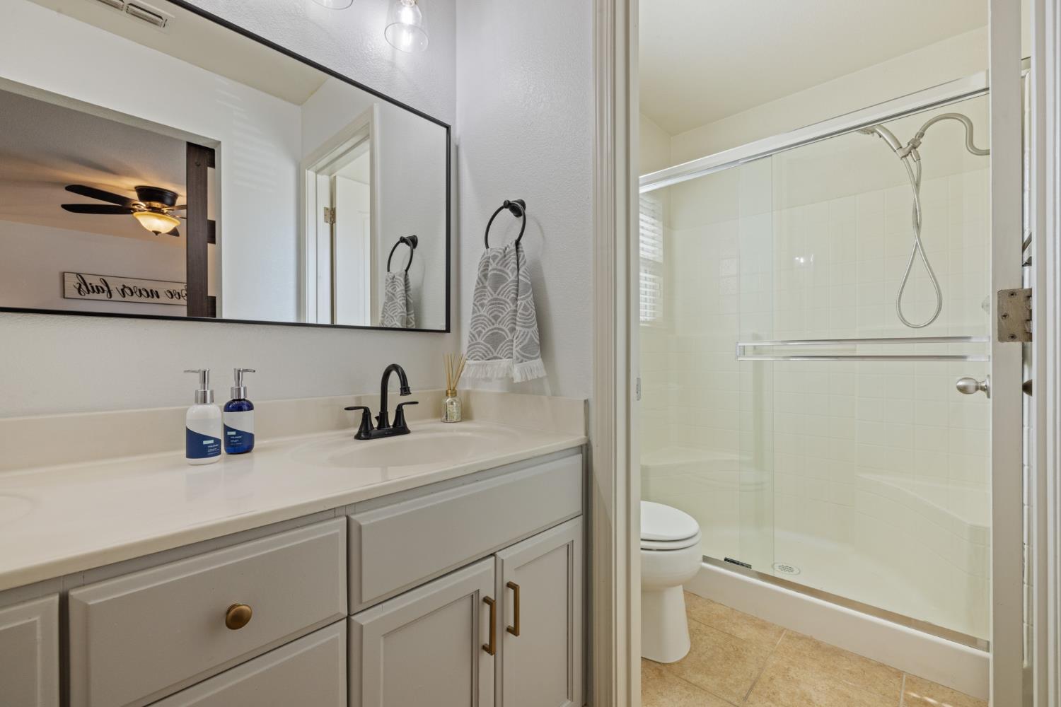 Detail Gallery Image 33 of 39 For 2312 Mountain Springs Dr, Turlock,  CA 95382 - 4 Beds | 3 Baths