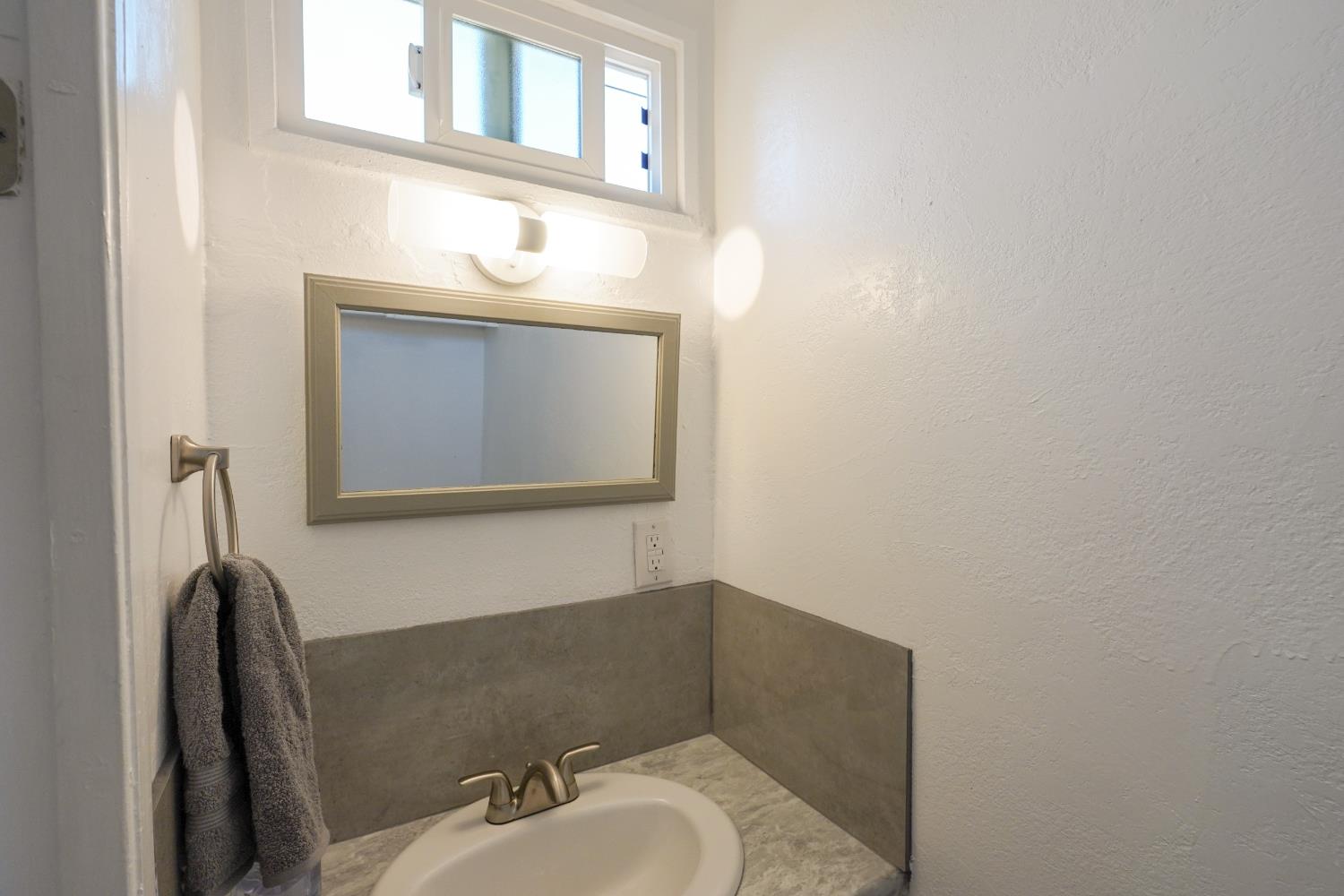 Detail Gallery Image 17 of 23 For 1590 1st St, Atwater,  CA 95301 - 2 Beds | 1 Baths