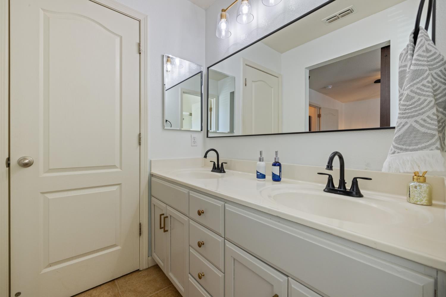 Detail Gallery Image 32 of 39 For 2312 Mountain Springs Dr, Turlock,  CA 95382 - 4 Beds | 3 Baths