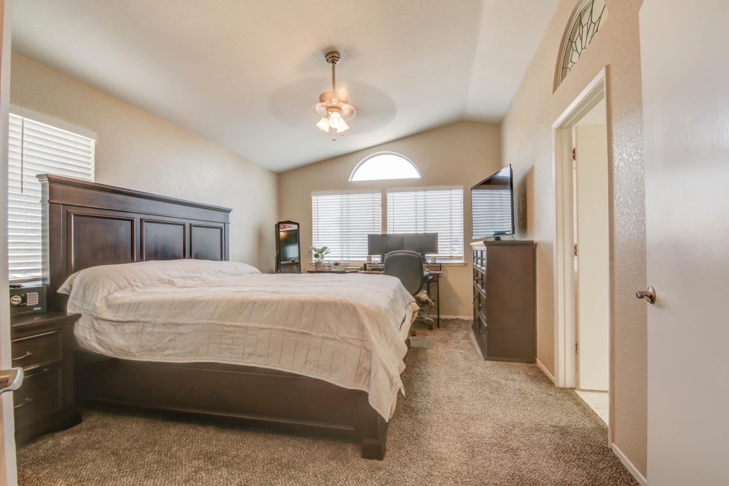 Detail Gallery Image 44 of 52 For 681 Canyon Creek Way, Galt,  CA 95632 - 4 Beds | 2/1 Baths