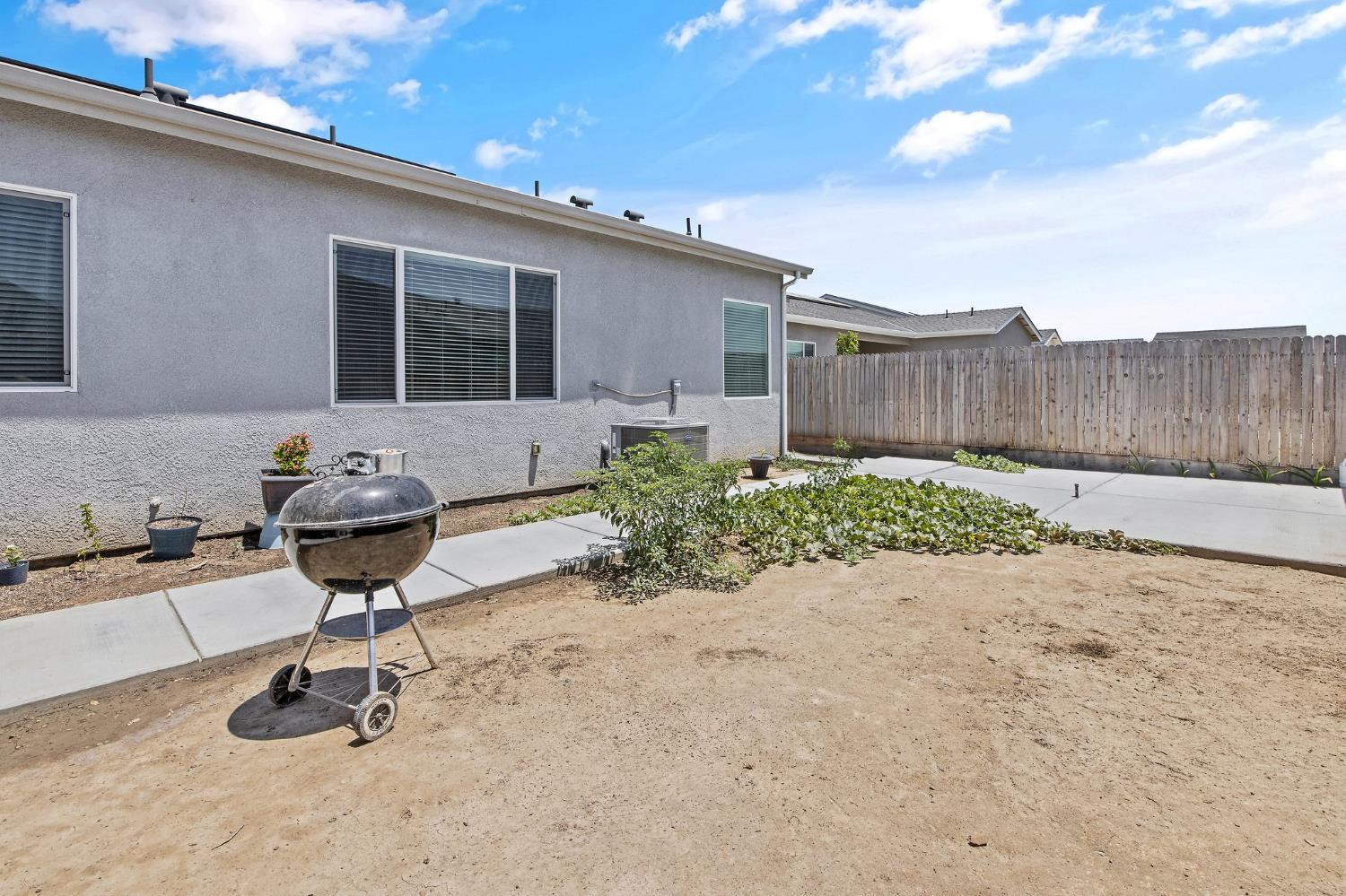 Detail Gallery Image 56 of 59 For 1938 N Frontier St, Hanford,  CA 93230 - 4 Beds | 3 Baths