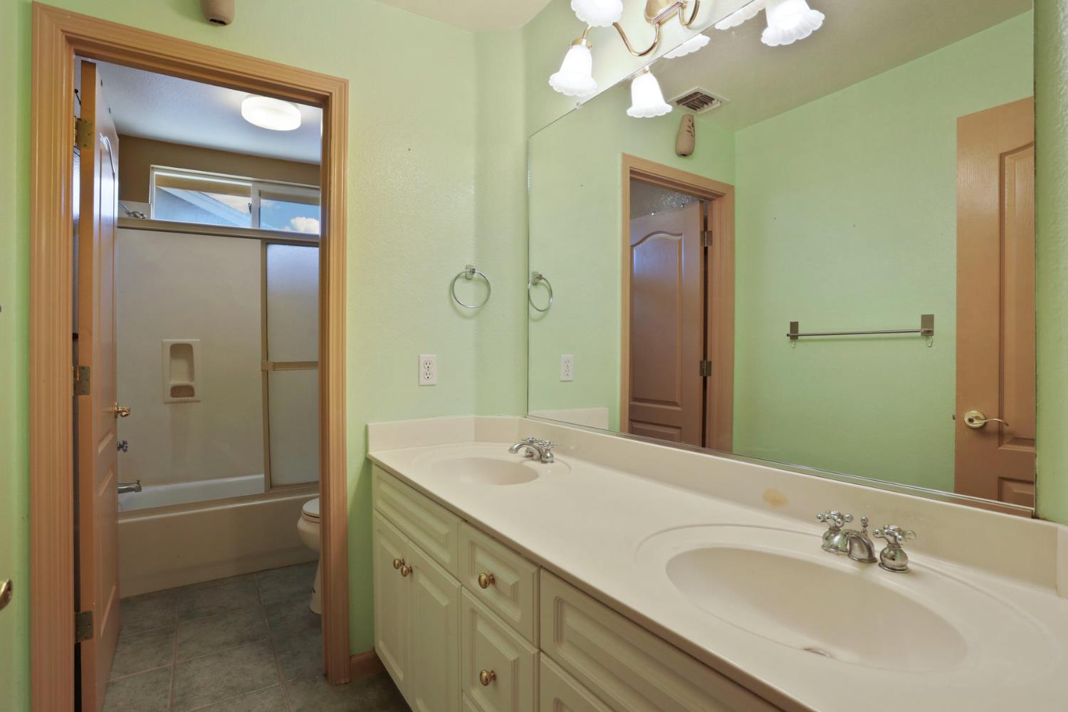 Detail Gallery Image 29 of 78 For 624 Summerton Ln, Turlock,  CA 95382 - 5 Beds | 4 Baths