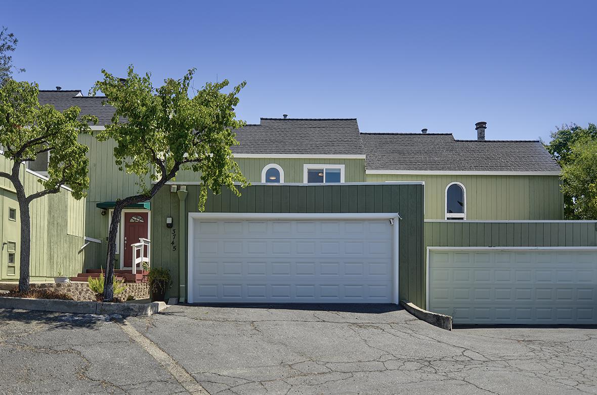 Detail Gallery Image 3 of 60 For 3745 Clayton Rd, Concord,  CA 94521 - 3 Beds | 2/1 Baths