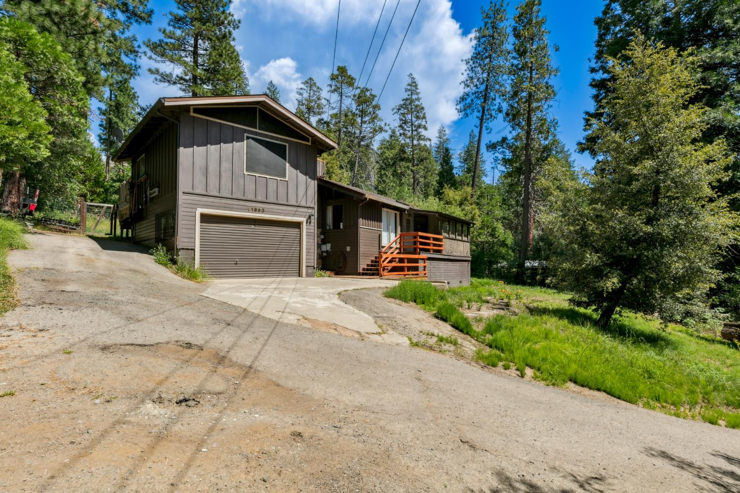Detail Gallery Image 2 of 27 For 11663 Kyburz Dr, Kyburz,  CA 95720 - 3 Beds | 2 Baths
