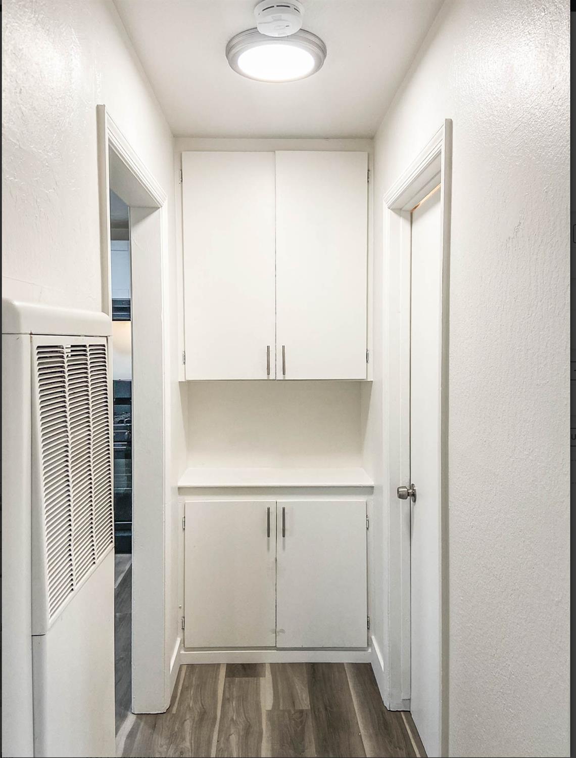 Detail Gallery Image 4 of 7 For 2372 Albatross Way, Sacramento,  CA 95815 - – Beds | – Baths