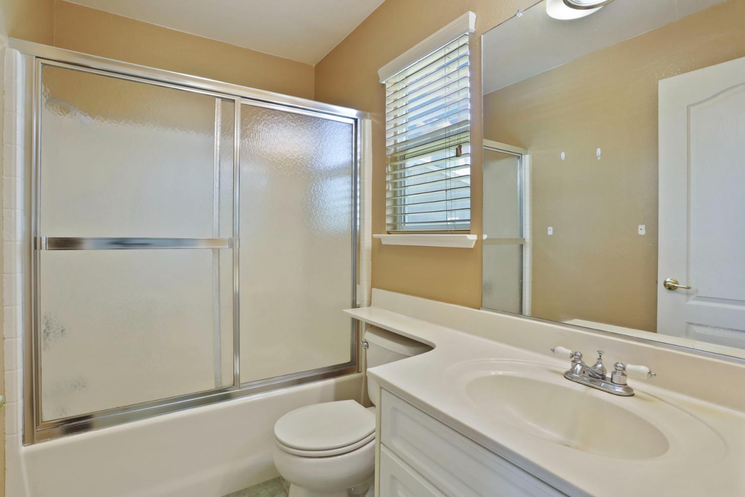 Detail Gallery Image 23 of 78 For 624 Summerton Ln, Turlock,  CA 95382 - 5 Beds | 4 Baths