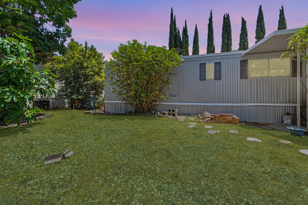 Detail Gallery Image 2 of 39 For 4121 Chesapeake Ln, North Highlands,  CA 95660 - 2 Beds | 2 Baths