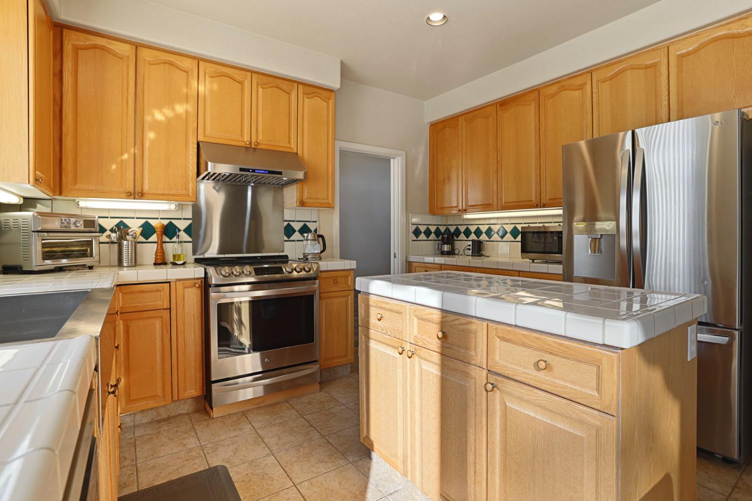 Detail Gallery Image 22 of 60 For 4240 Pinehurst Cir, Stockton,  CA 95219 - 4 Beds | 3 Baths