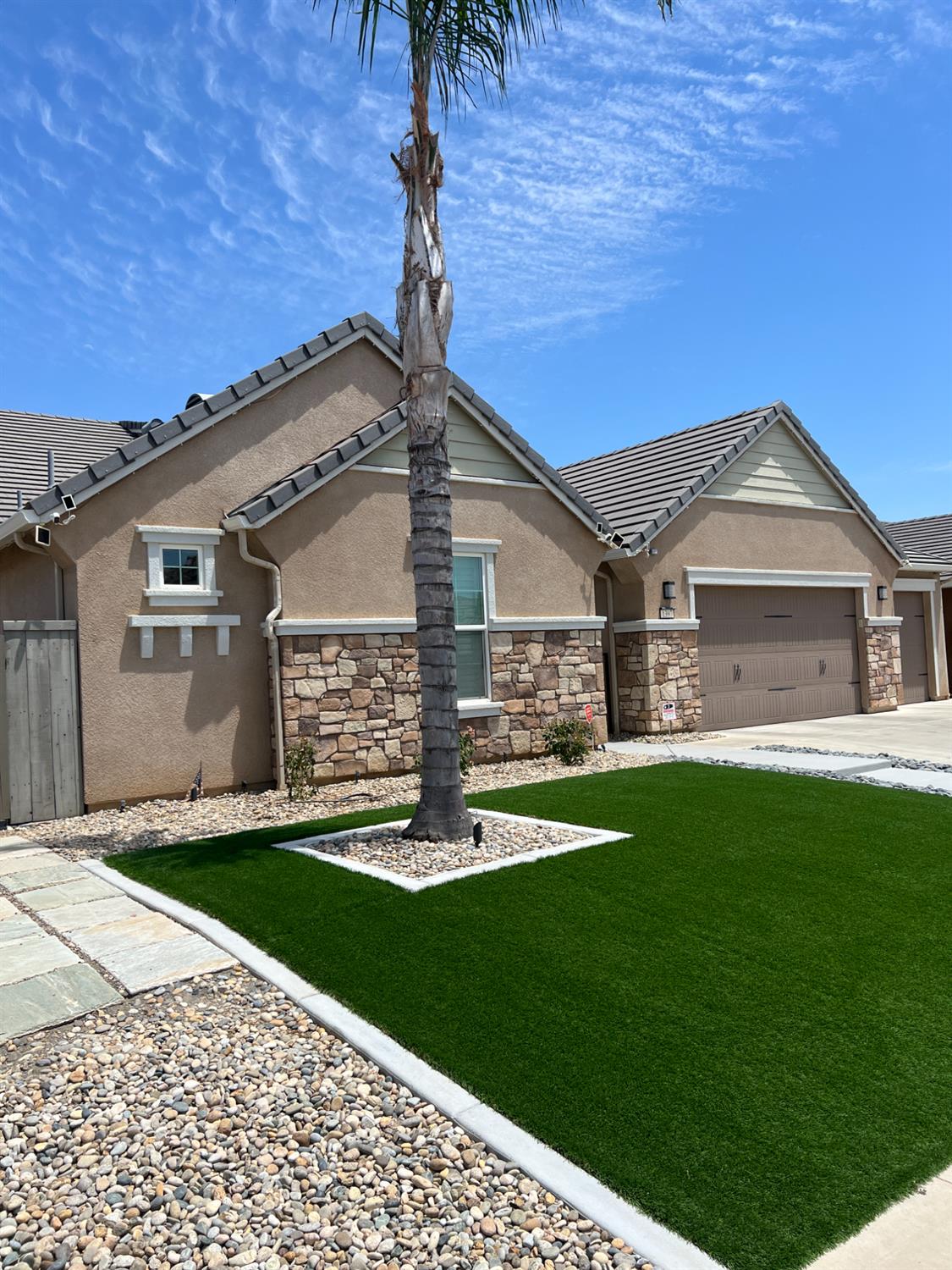N Redington Avenue, Clovis, California image 2