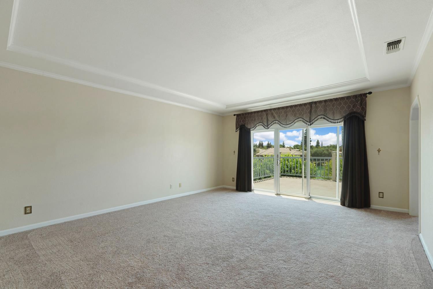 Detail Gallery Image 25 of 46 For 3551 Bluelake Cir, Stockton,  CA 95219 - 5 Beds | 4 Baths