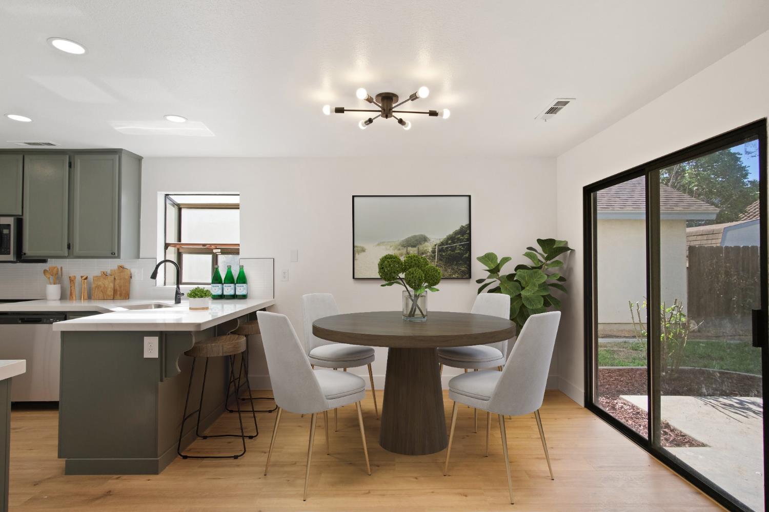 Detail Gallery Image 8 of 27 For 2516 Black Walnut Dr, Modesto,  CA 95355 - 4 Beds | 2 Baths