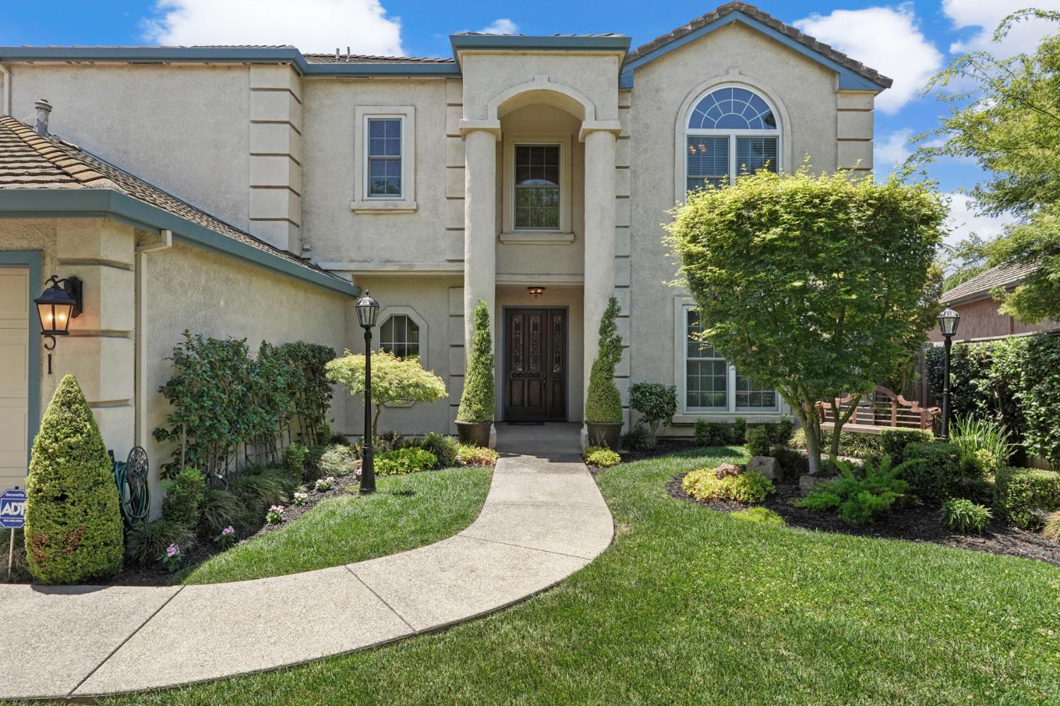 Detail Gallery Image 7 of 46 For 3551 Bluelake Cir, Stockton,  CA 95219 - 5 Beds | 4 Baths
